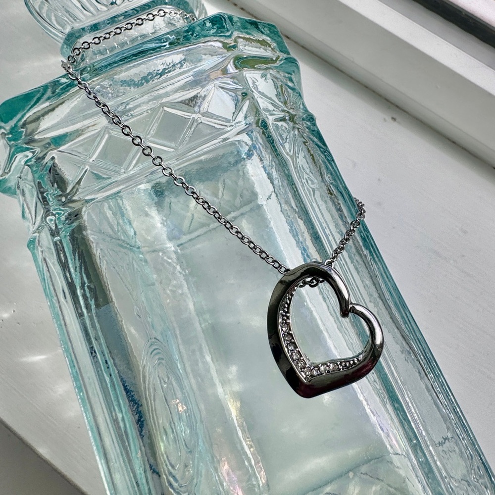16 inch chain with heart shaped pendant necklace